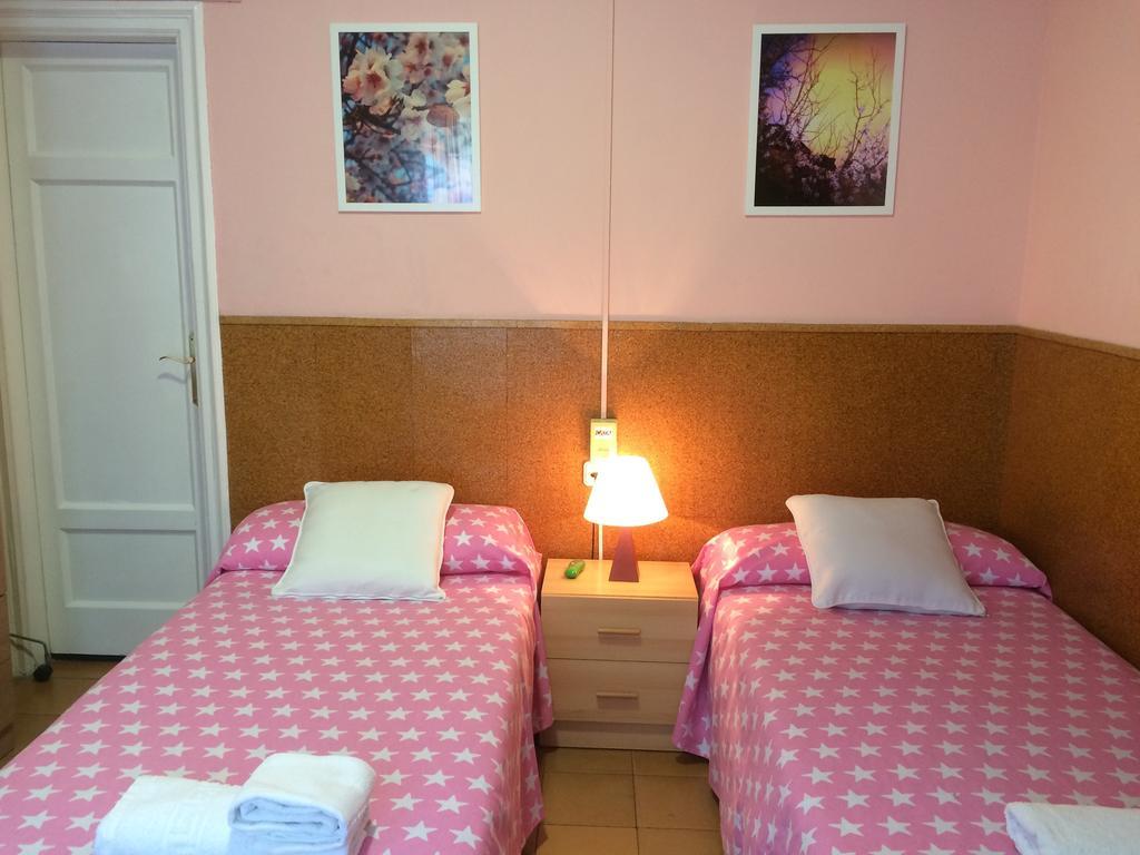 Hostal Valls Barcelona Kültér fotó