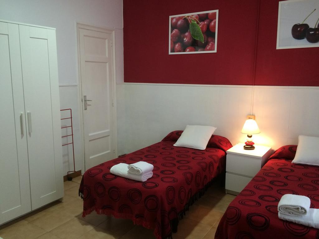 Hostal Valls Barcelona Szoba fotó