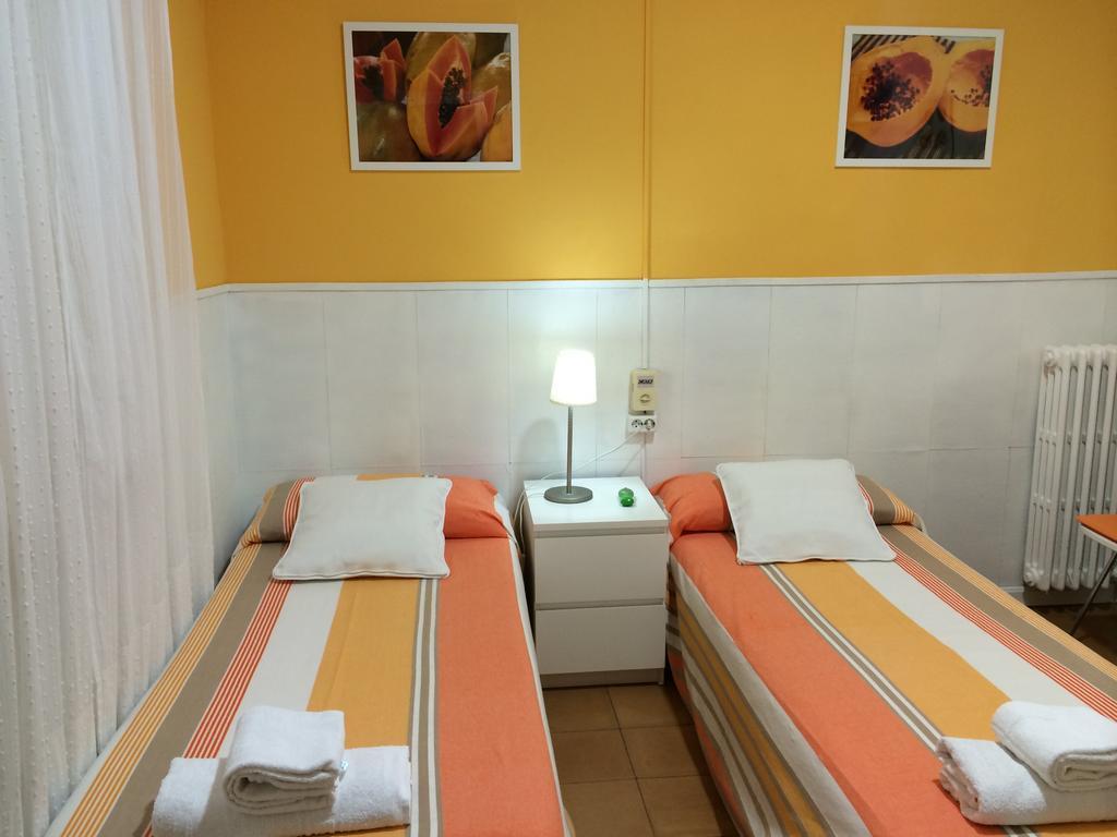 Hostal Valls Barcelona Kültér fotó