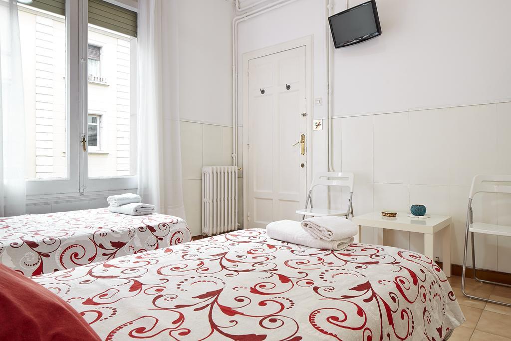 Hostal Valls Barcelona Kültér fotó