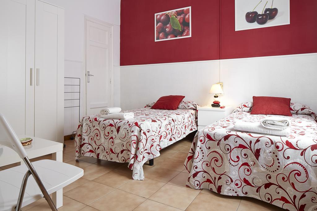 Hostal Valls Barcelona Kültér fotó